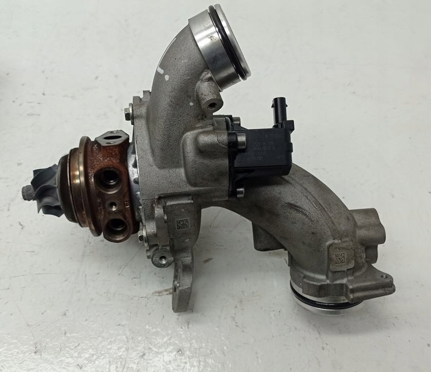 TURBOTURBINE-SET LINKS MERCEDES W213 3,5 V6 E400 276.853 A2760903180 Product image
