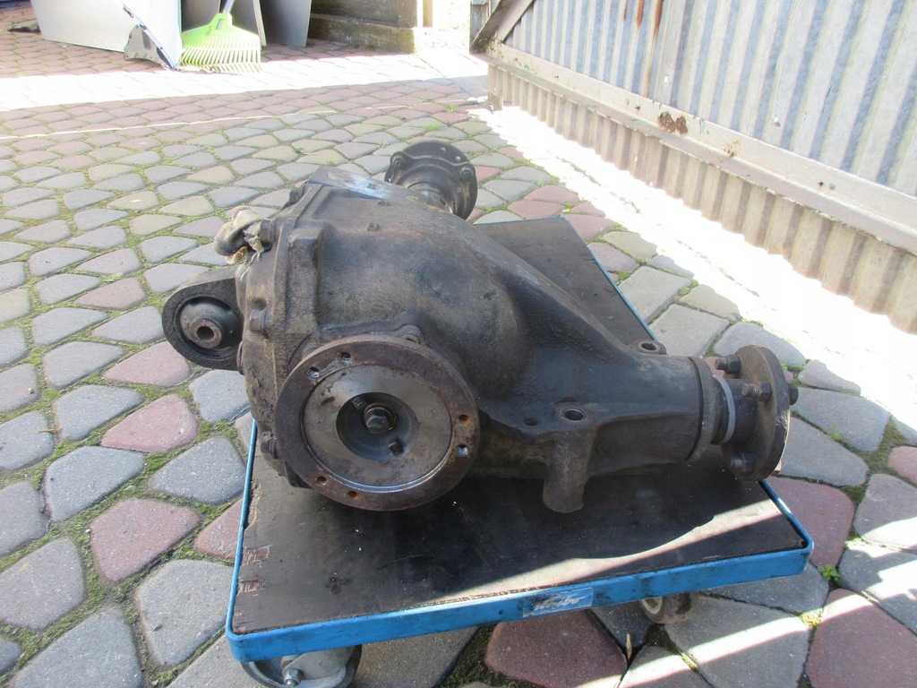 NISSAN TERRANO I 86-96 3D 2.4i Z24i ACHSE VORDERDIFFERENTIAL Product image