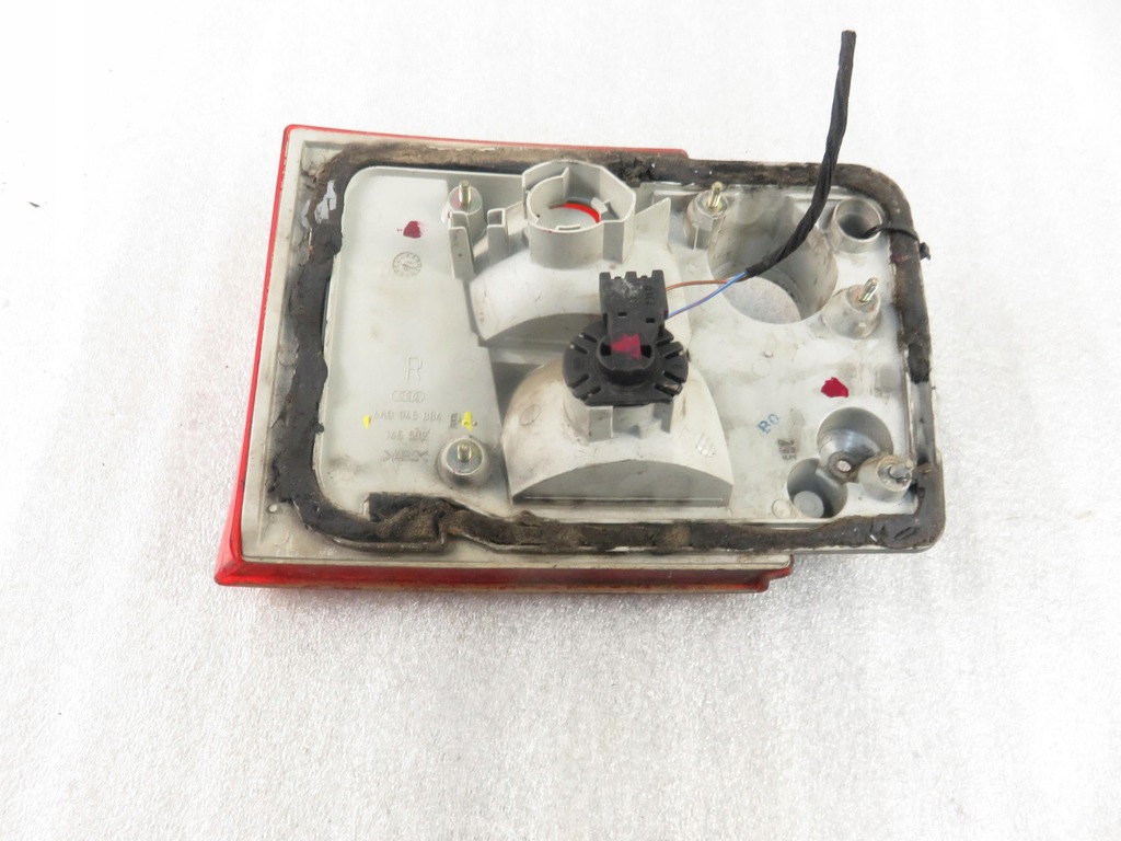 RECHTE HECKKLAPPENBELEUCHTUNG AUDI A6 C4 4A0945094F Product image