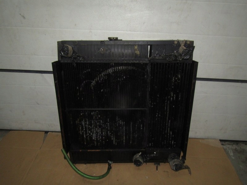großer WASSERKÜHLER-GENERATOR 81x88 Volvo Scania Product image
