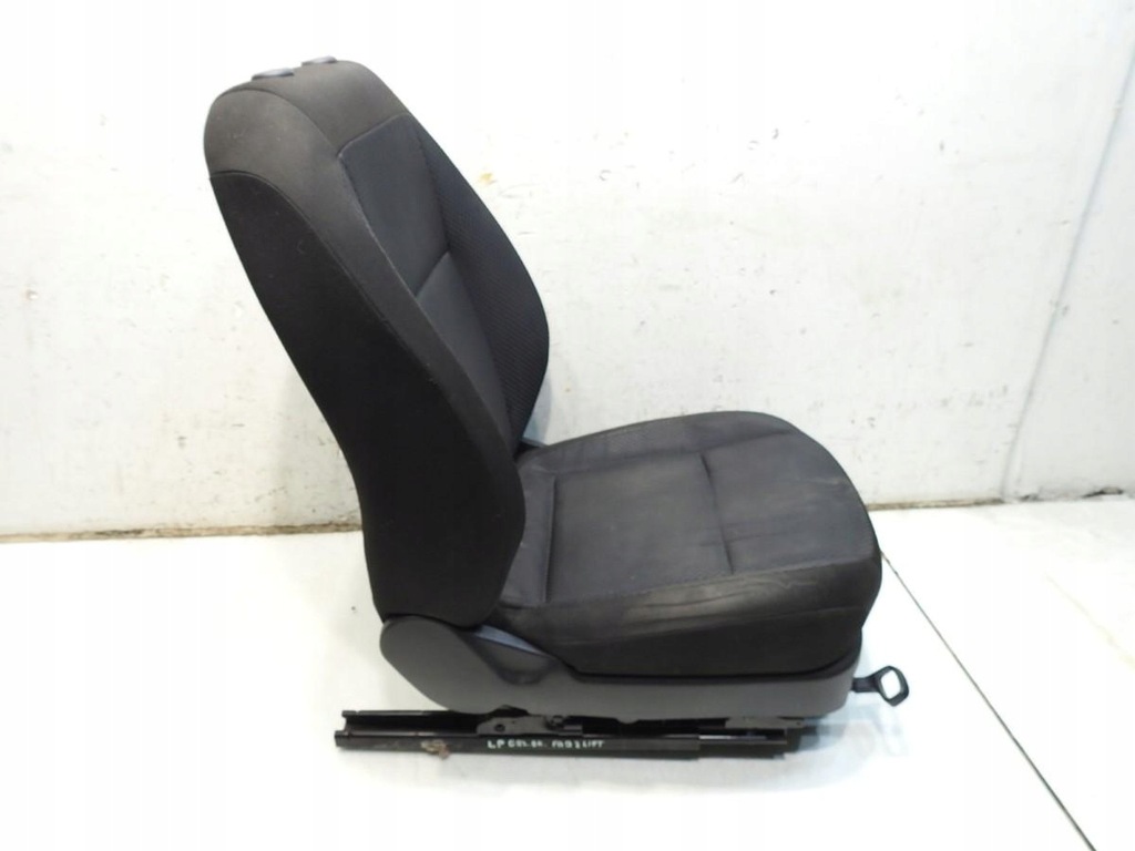 Linker vorderer Sessel Skoda Fabia II Product image