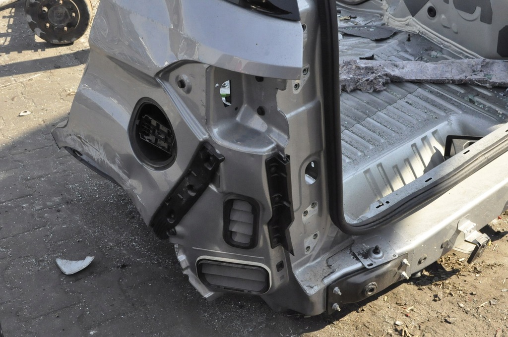 FORD ECOSPORT ASS HINTERER RIEMEN HINTERER BAD-KOTFLÜGEL RECHTS LINKS LESEN SIE DIE BESCHREIBUNG!! Product image