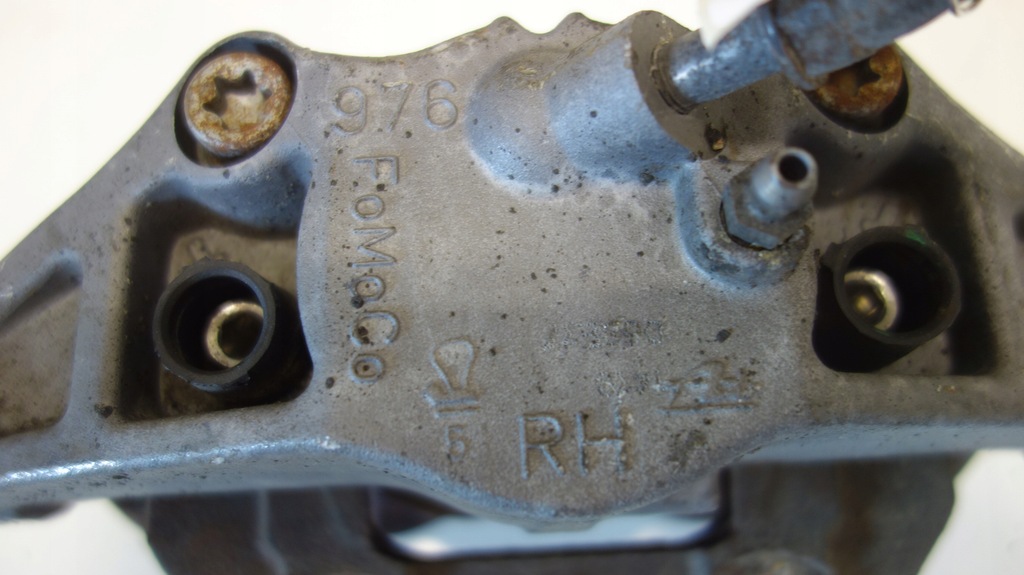 VOLVO V40 2.0D BREMSSÄTTEL VORNE RECHTS 976 Product image