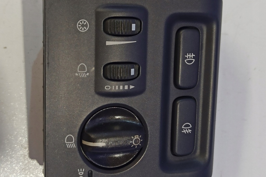 Lichtschalter Volvo S40 I (VS) 30613945 1.6L Benzin 80 kW 2002 Product image