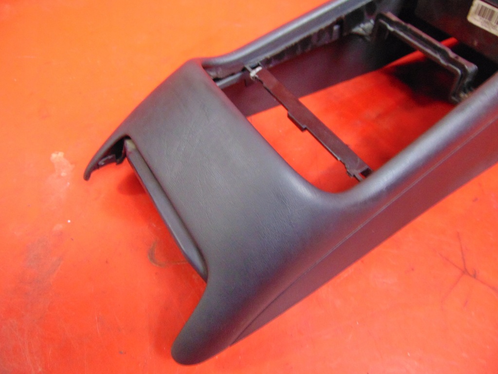 MERCEDES ML W163 LIFT 02- CENTER TUNNEL ARMREST CUP HOLDER Product image