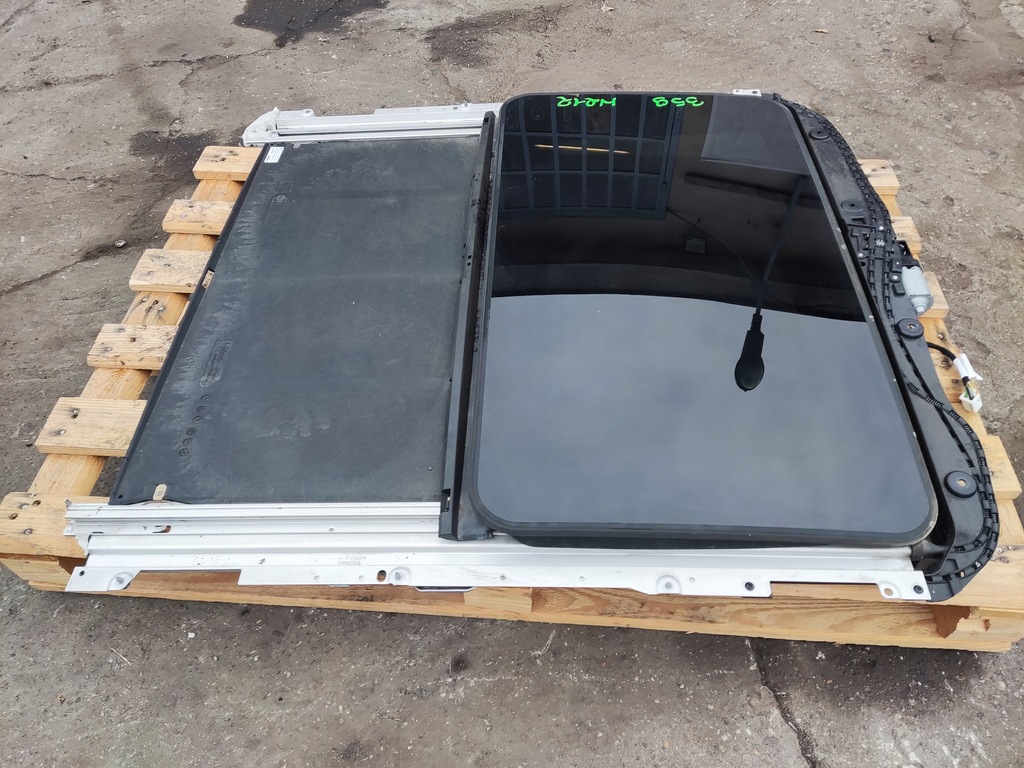 MERCEDES W212 GLASDACH PANORAMA DACHFENSTER A2127800540 Product image
