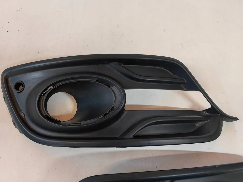 RENAULT MEGANE III LIFT – STOßSTANGENKITTER LINKS UND RECHTS SET Product image