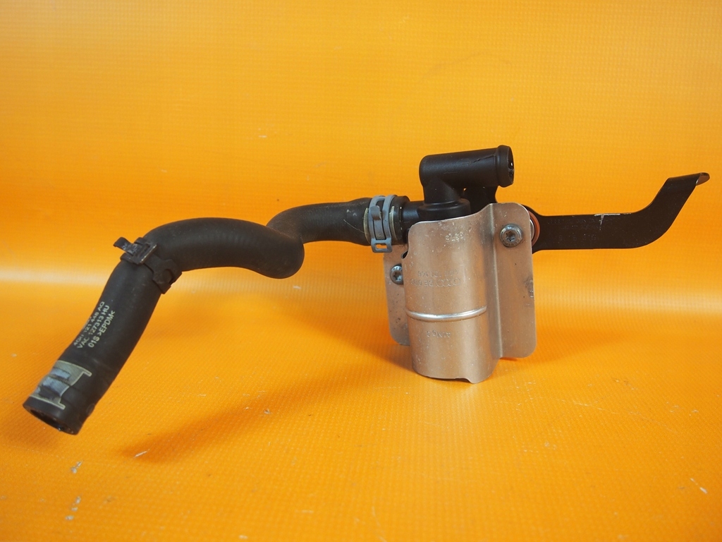 Audi A6 4g CRE Zusatzwasserpumpe 061121601n Product image