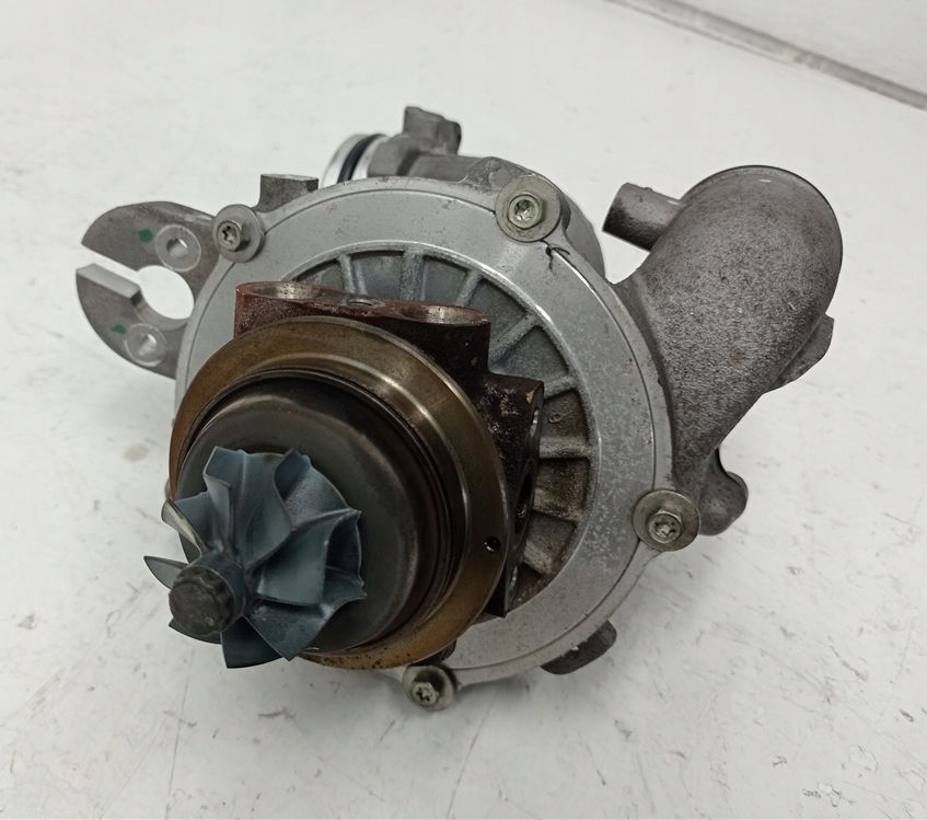 TURBOTURBINEN-SET RECHTS MERCEDES W213 3,5 V6 E400 276.853 A2760903080 Product image