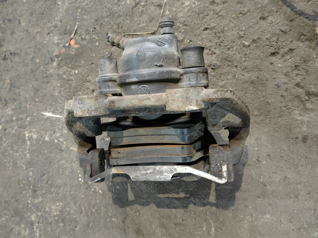 CLAMP HOOP YOKE BOOT PADS DISCS HINTEN RECHTS LINKS W220 LIFT Product image