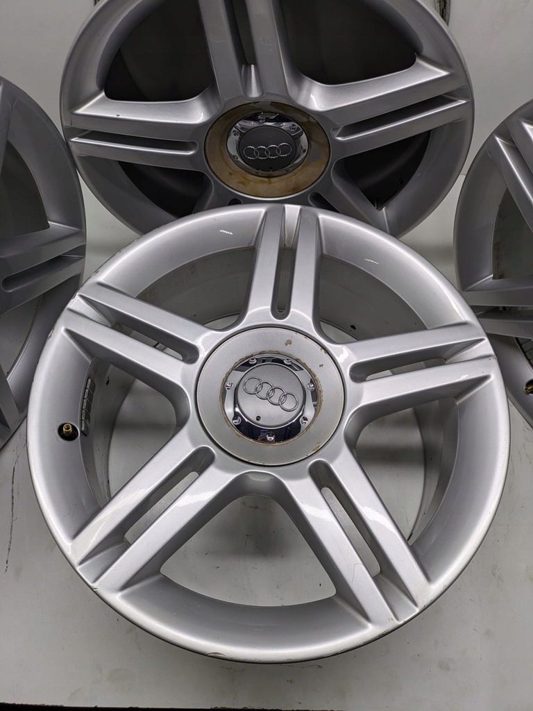 Alufelgen R17 5x112 Et45 Audi 8E0601025AS Product image
