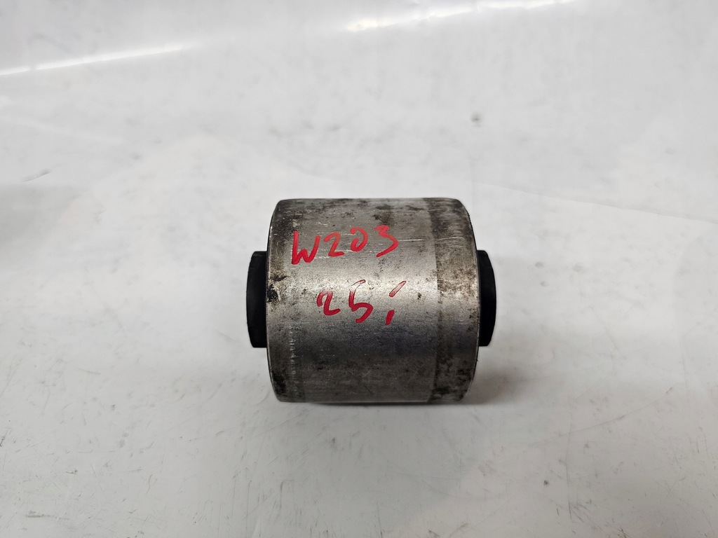 MERCEDES C-KLASSE W203 VORDERARMBUCHSE A2033331014 Product image