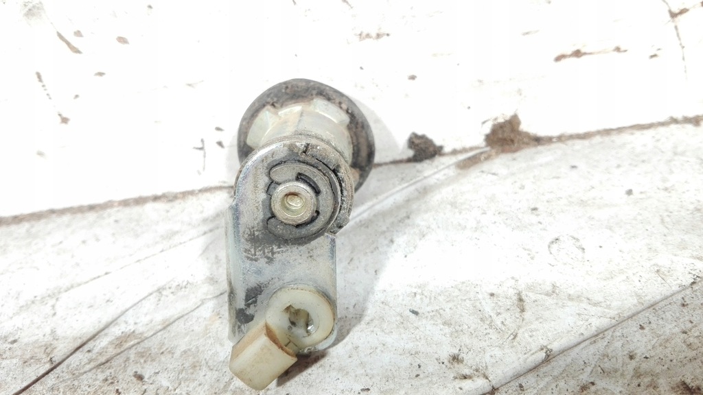 HAHNSCHLOSS-EINSATZ NISSAN SUNNY N13 HB Product image
