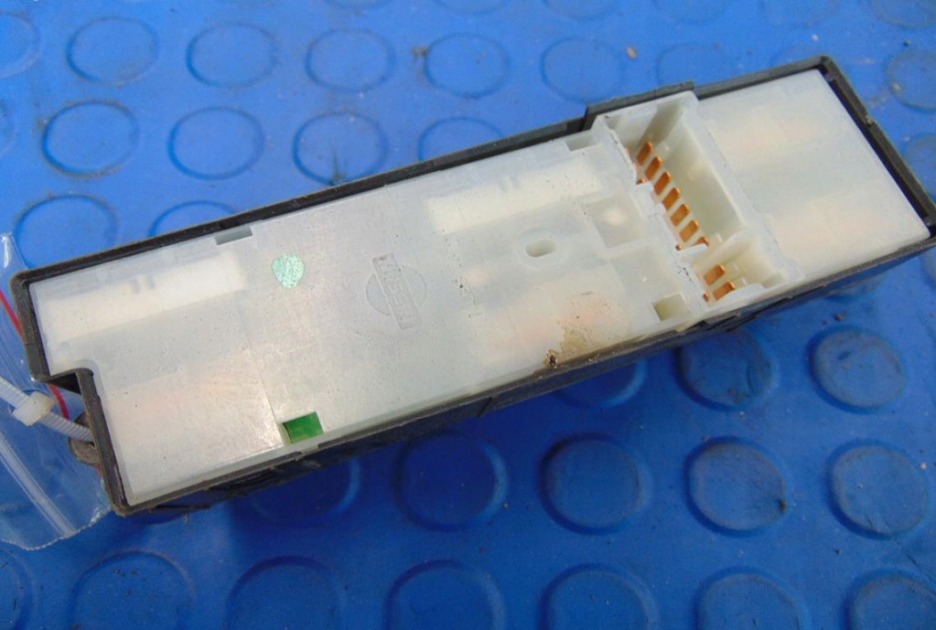Nissan Almera N16 Lift 1,5DCI HB 5D Glassschalter Product image