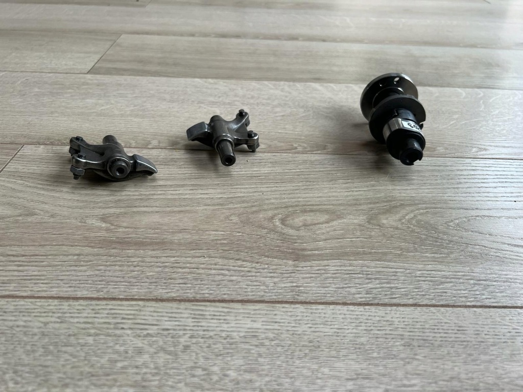 Suzuki XF 650 Freewind DR 650 Nockenwelle Ventil Kipphebel Nocken Product image