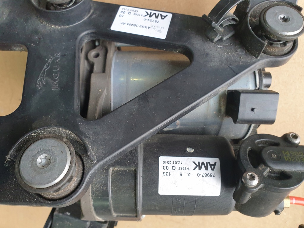 AUFHÄNGUNGSKOMPRESSOR JAGUAR XJ AW933B484AF Product image