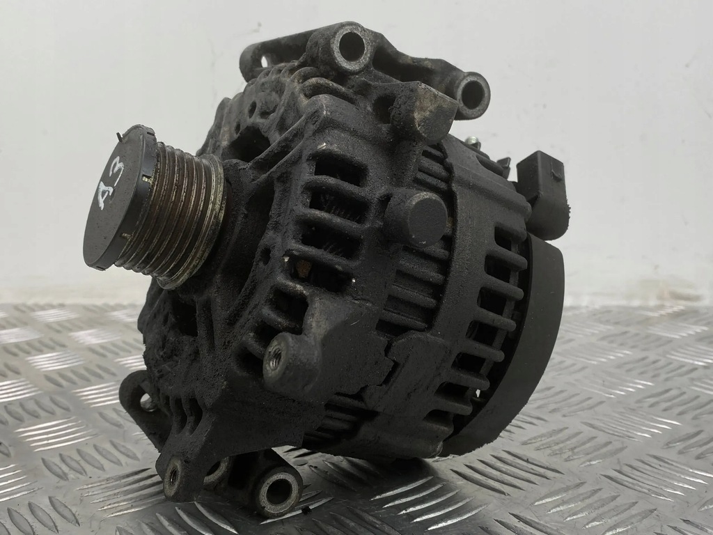 Mercedes-Benz W204 W211 2.2 CDI OM 646 LICHTMASCHINE A0131549002 Product image