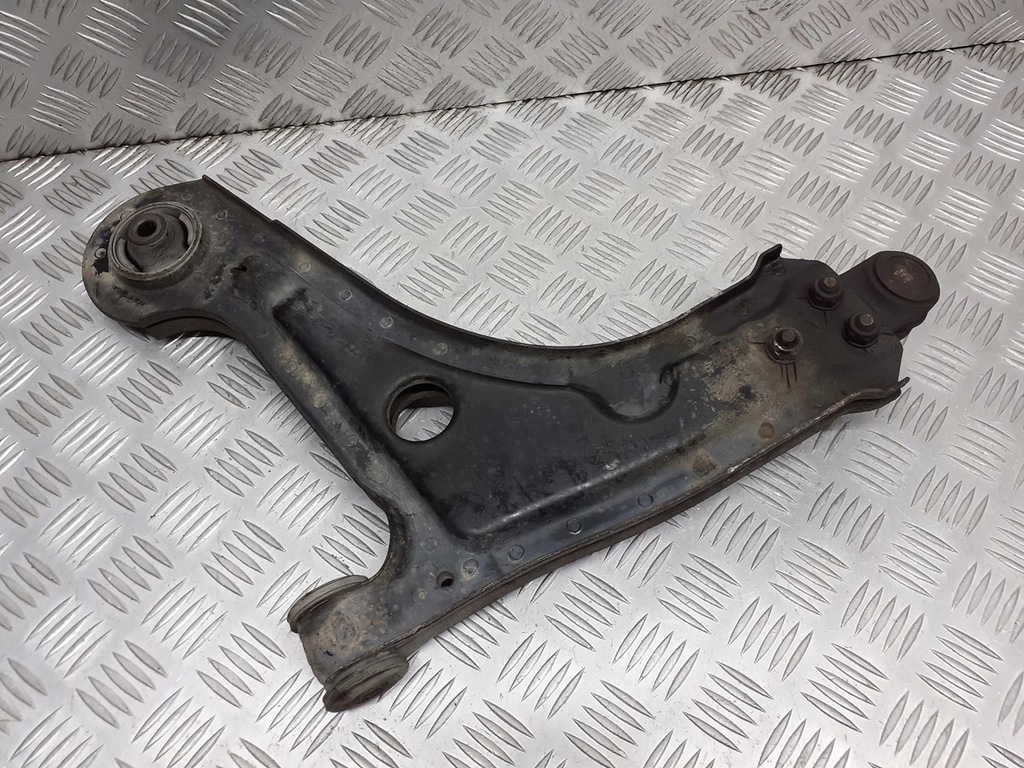 RECHTER VORDERER QUERLENKER CHEVROLET LACETTI Product image