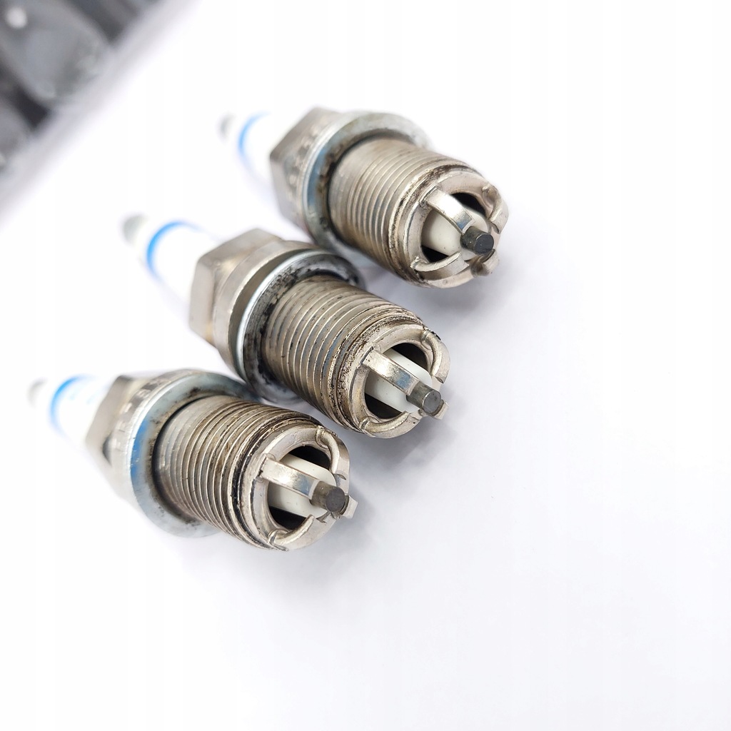 Bosch 0242232802 Zündkerze, Gewinde 19mm 3St Product image