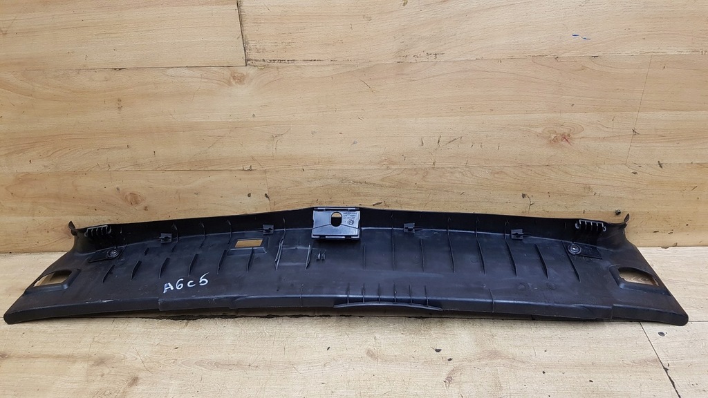 HINTERE KOFFERRAUM-SIGNALABDECKUNG AUDI A6 C5 LIMOUSINE Product image