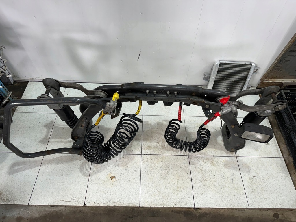 Balkenaufhängung Kabinenkabine Komplettes Heck des Actros MP 4 Product image