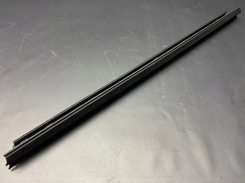Fensterdichtungsstreifen links hinten BMW 7 G12 7380529 Product image
