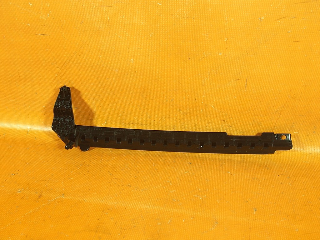 Audi Q3 83A 17KM Türfensterführung hinten RECHTS 83a839068 Product image