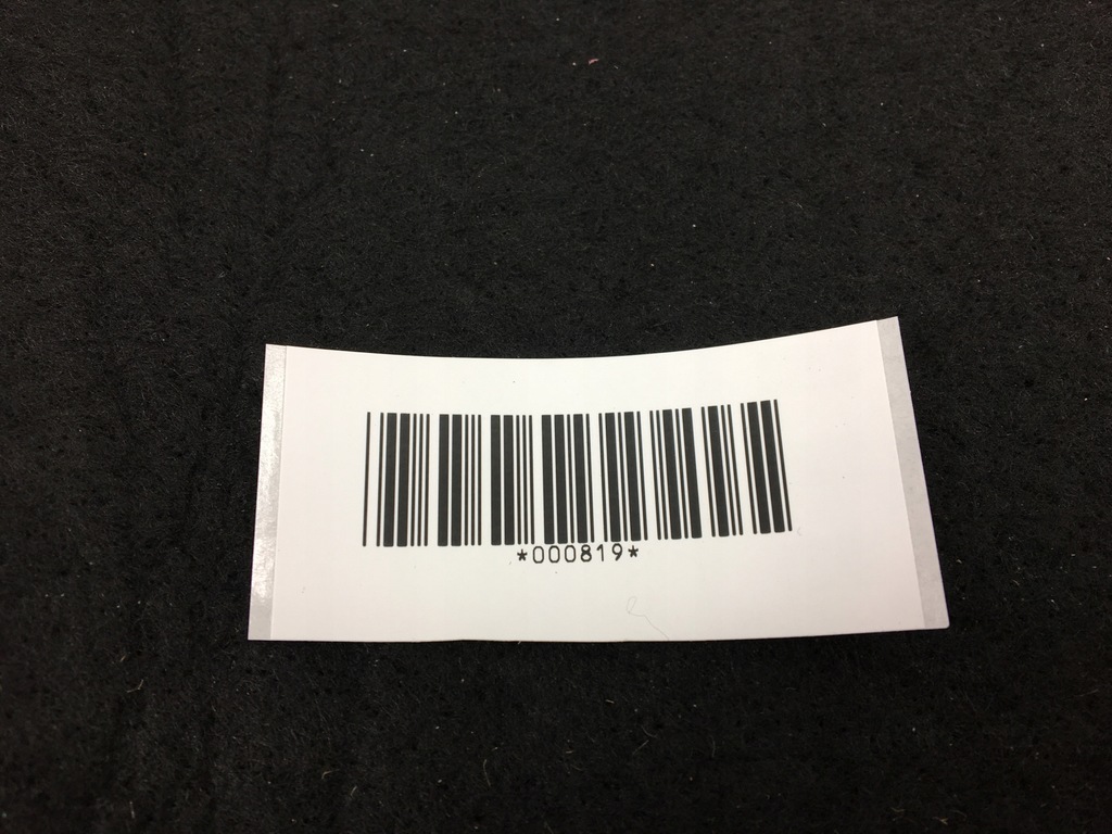 TÜRKLANGFOLIE UNTER DER RECHTEN SEITE AKTIVER BASS MERCEDES W124 Product image