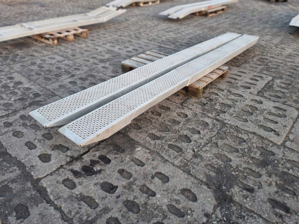 ALUMINIUM-EISENBAHNANHÄNGER - 3900x260x90 * Import Dänemark Product image