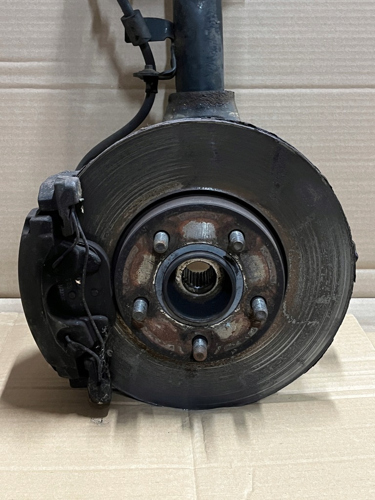 FOCUS MK3 11 – MCPERSON Achsschenkel, Stoßdämpfer, links, Satz. Product image