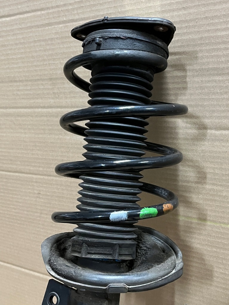 FOCUS MK3 11 – MCPERSON Achsschenkel, Stoßdämpfer, links, Satz. Product image