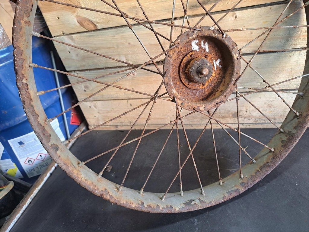 MINSK NSU ZUNDAPP BMW NIE WFM WSK RAD VORDERE FELGE 54 cm Product image
