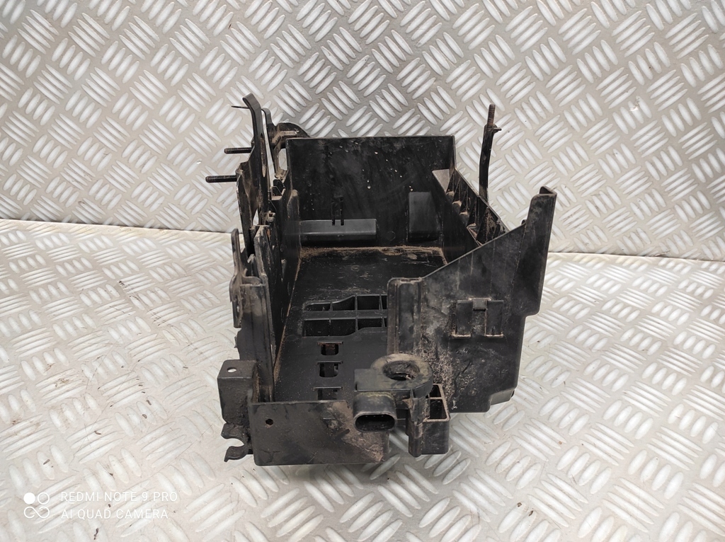 BATTERIEGEHÄUSE OPEL ASTRA IV J 1.6 1.7 2.0 CDTI 13354420 Product image