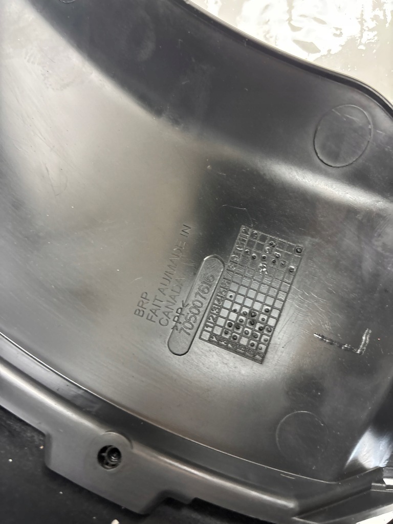 Vorderer Kotflügel links am Spyder F3 S 2015- Product image