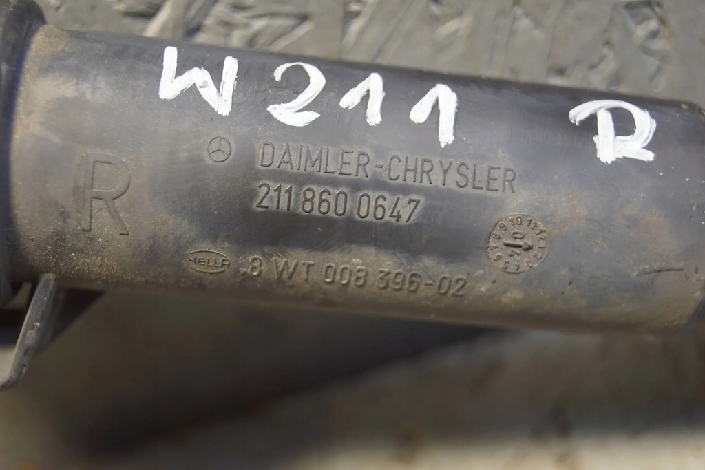 SCHEINWERFERWASCHLAMPEN RECHTS VORNE MERCEDES W211 2118600647 Product image