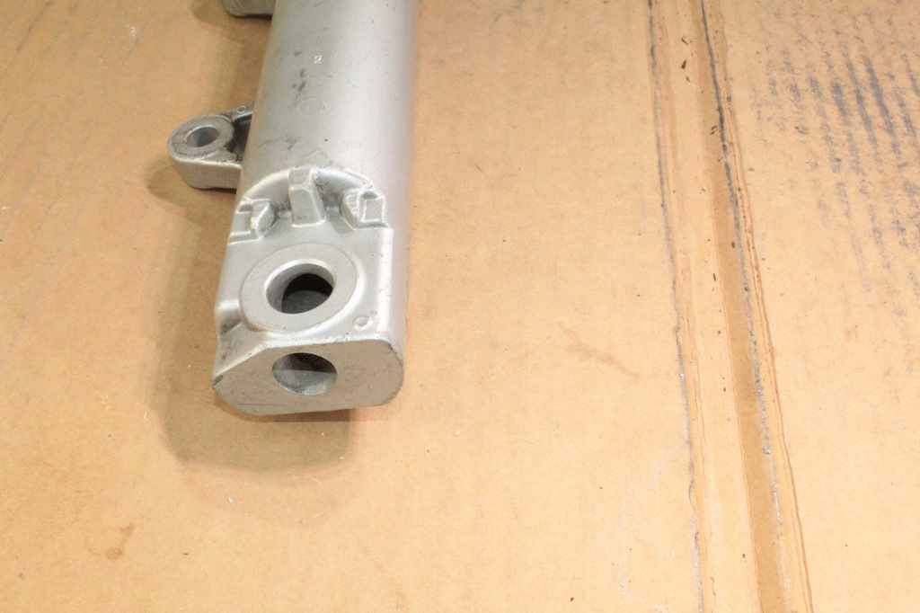 Yamaha FZ600 02–03 linkes Schienbein Product image