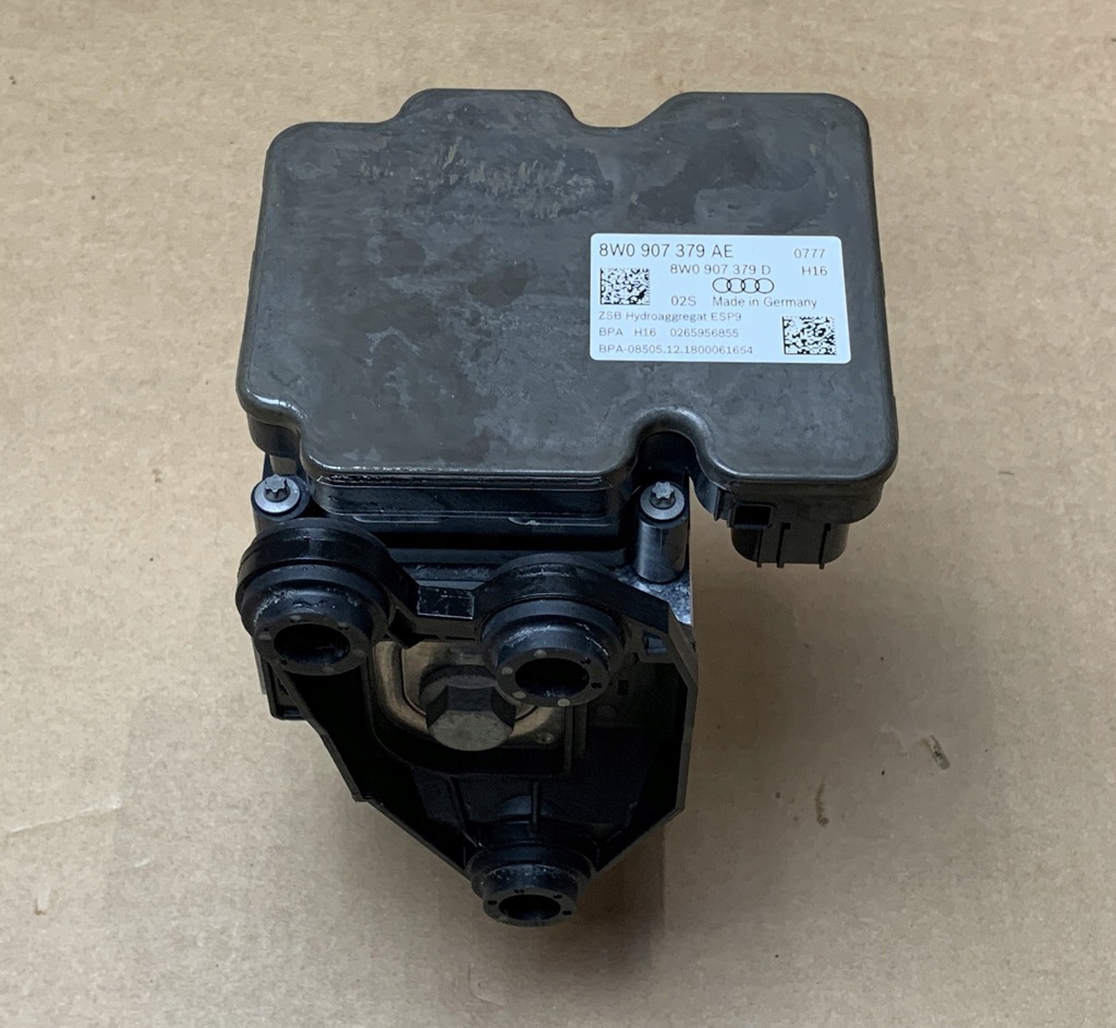 AUDI A4 A5 8W F5 STEUERUNG ABS-BREMSPUMPE 8W0907379AE 32km Product image