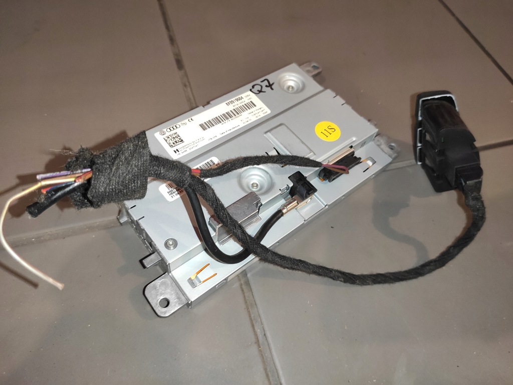 AUDI Q7 4L LIFT MONITOR NAVIGATIONSBILDSCHIRM MMI LCD DISPLAY ORIGINAL Product image