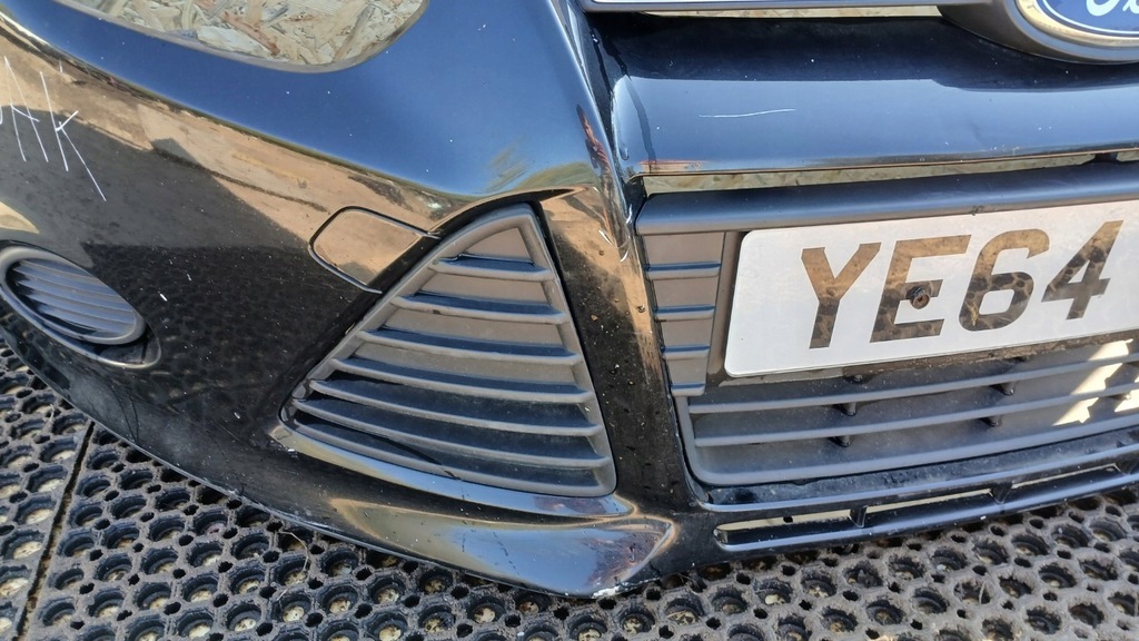 FORD FOCUS MK3 FRONTSTOßSTANGE F3 Product image