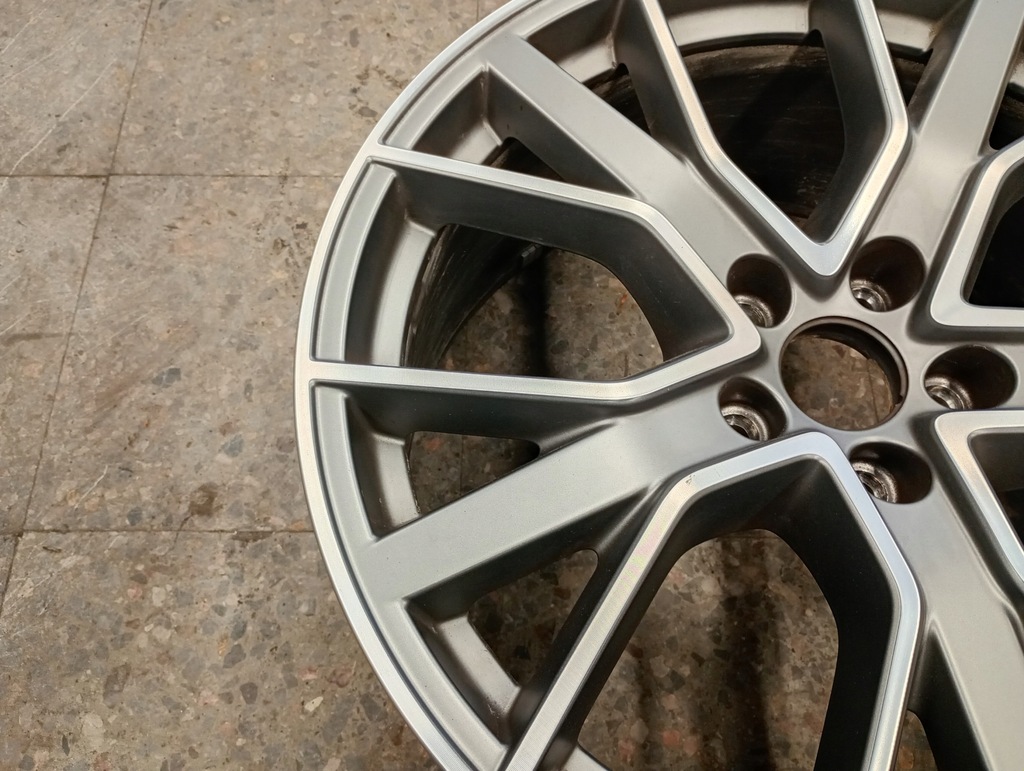 8W0601025DH Aluminium RIM 8.5JX19H2 ET40 5X112 ADI SPORT A4 B9 8W A5 S5 Product image