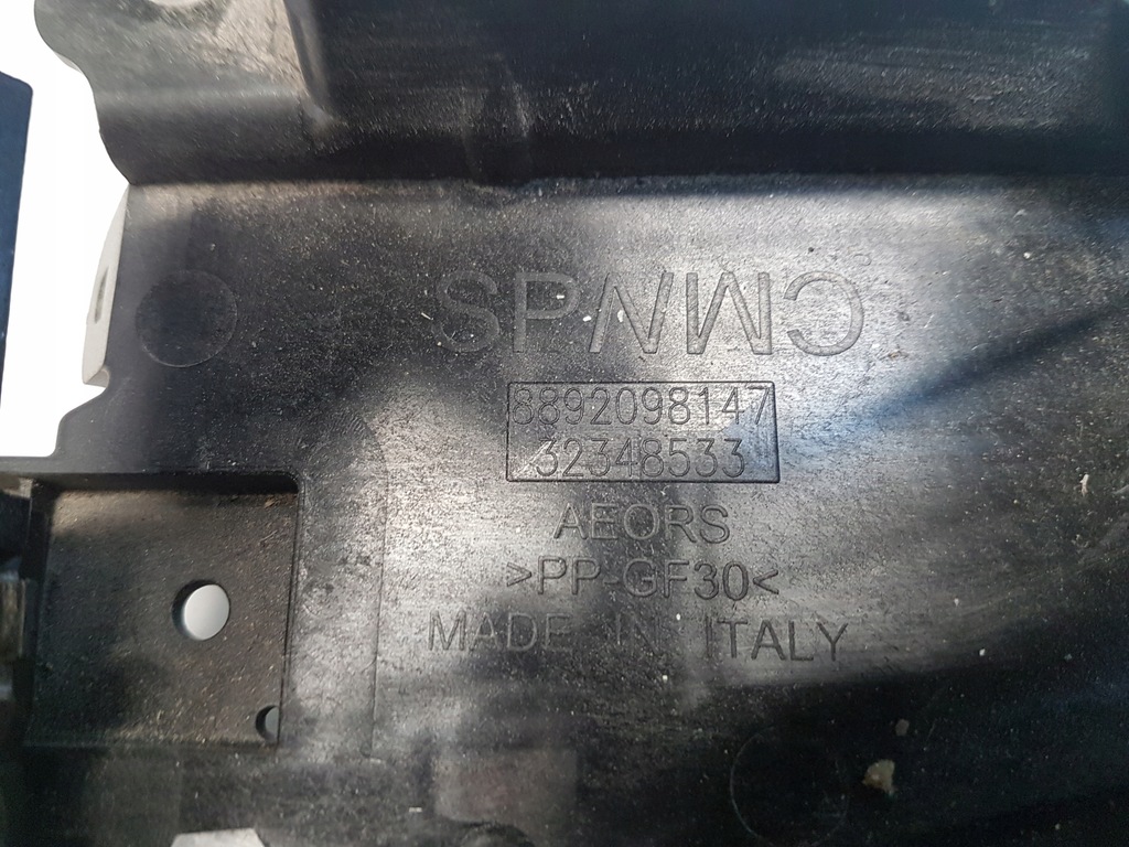 VOLVO XC40 Batteriegehäusehalterung Product image