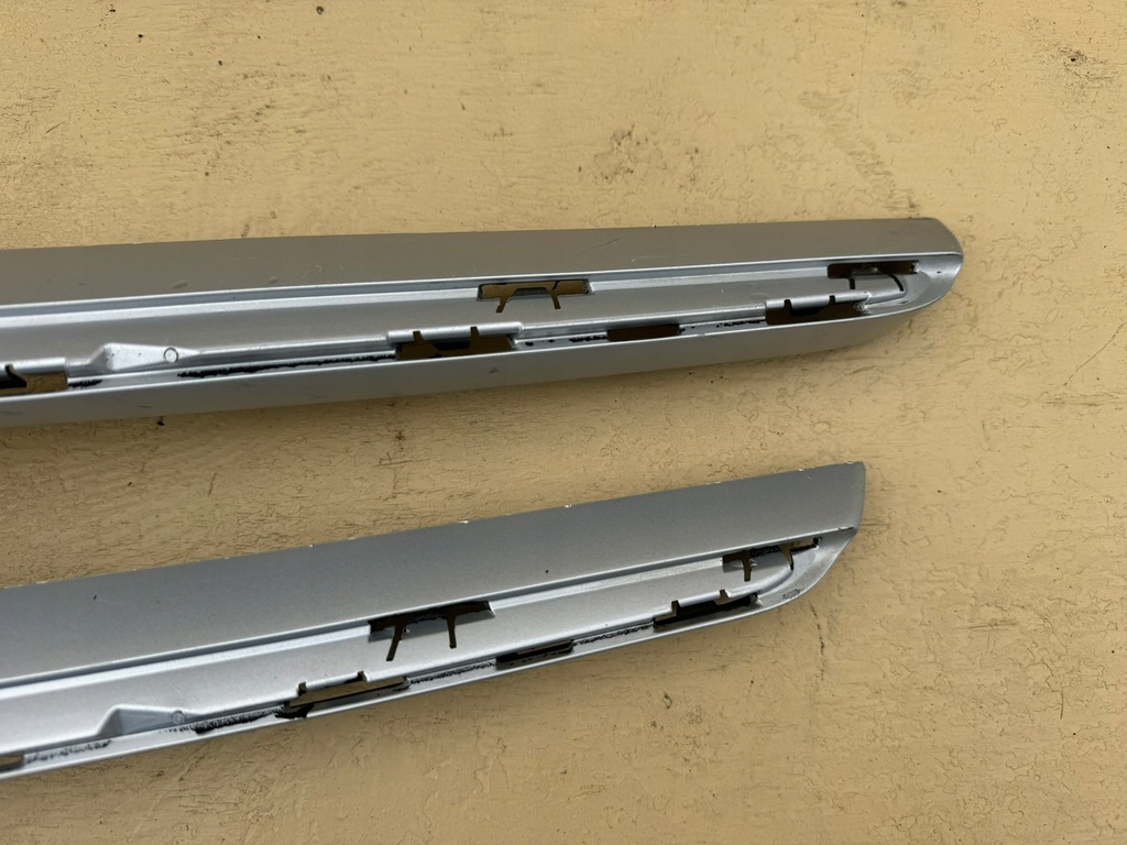 Mercedes B Klasse W246 II 11-18R Grill Stoßfänger Dummy A2468880173 Product image
