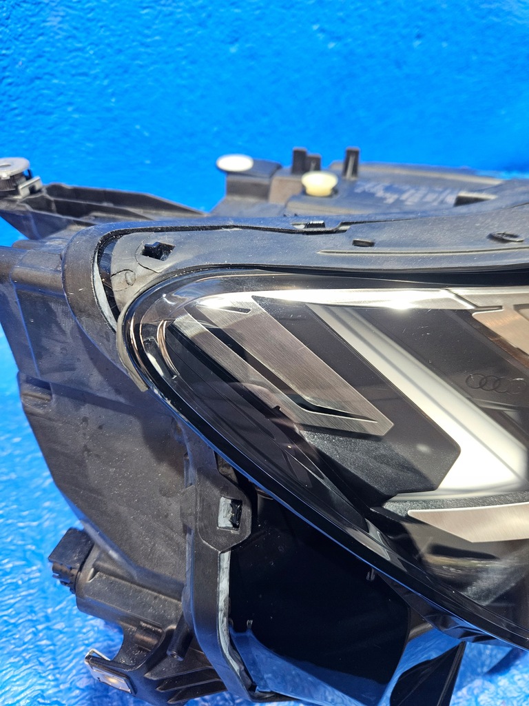 Vorderrechtlich vorne rechts Audi Q4 E-Tron 89A941036m Product image