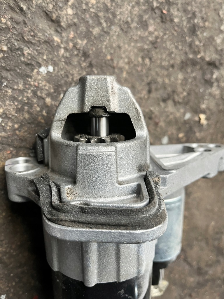 86 RENAULT NISSAN DACIA ANLASSER 233006662R Product image