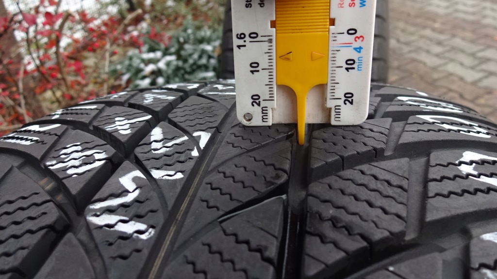 Winterräder 19'' 5x112 Audi Q3 VW T-Roc Mercedes GLK GLC ET30 TPMS Product image