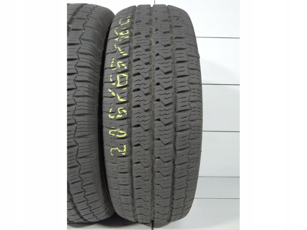 Ganzjahresreifen 205/65R16C 107/105T Continental Product image