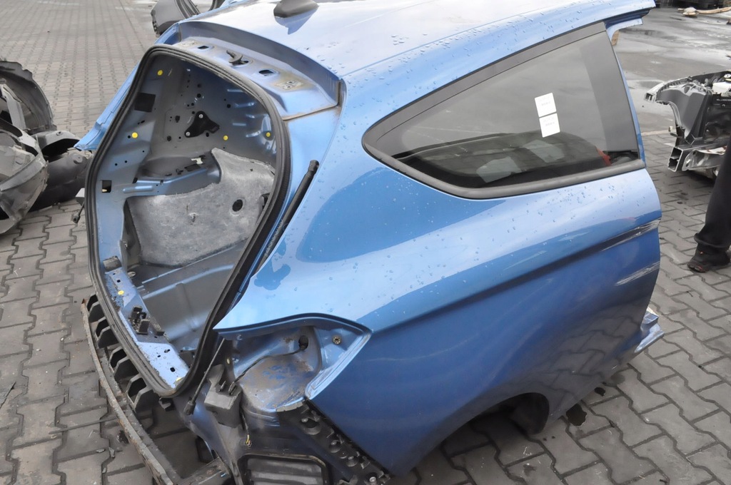 FORD FIESTA MK8 3D VIERTEL LINKS RECHTS HINTEN GANZES ARSCH BADEGÜRTEL Product image