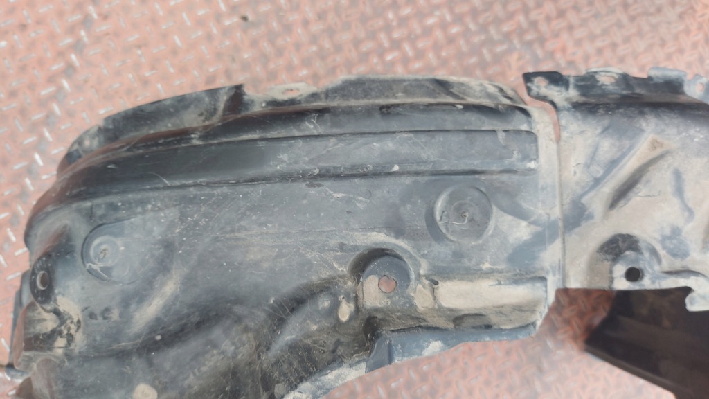 RADkasten LINKS VORNE TOYOTA COROLLA E21 19- SEDAN Product image