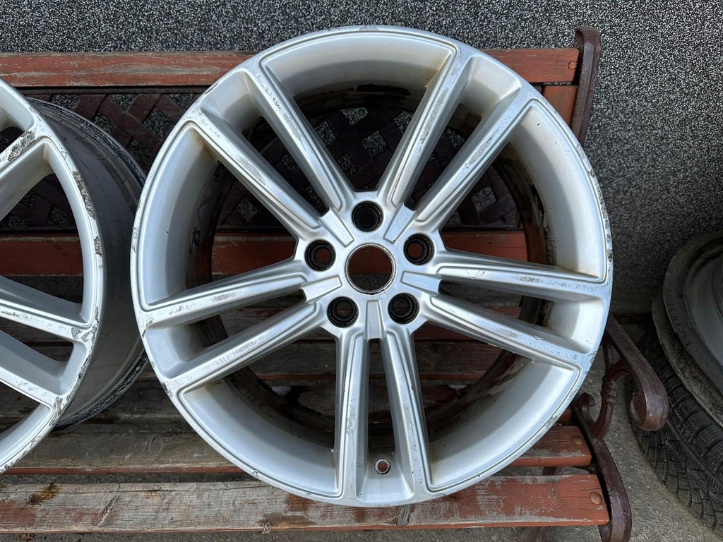 FELGE TESLA MODEL S 8x19 ET40 5x120 6007214-00-D (1354) Product image