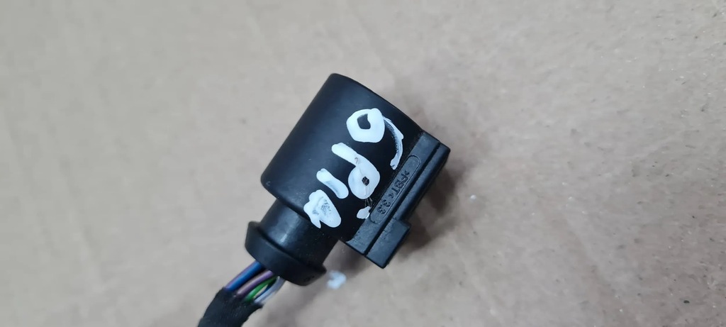 A5 8W STECKER MOTOR CUBE 4H0973713 A4 B9 8W Q5 Q3 Product image